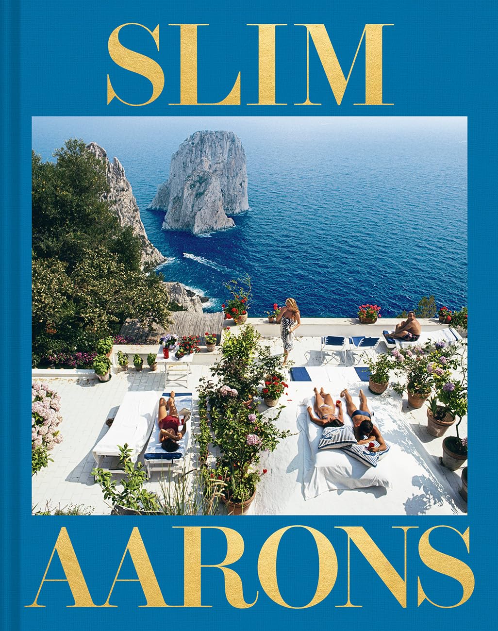Cover of Slim Aarons: The Essential Collection: Poolsides, parties, and jet-set leisure in the most complete Slim Aarons photo anthology
